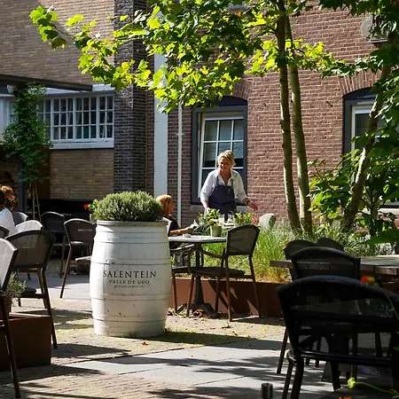 Отель Fletcher Hotel-restaurant De Oude Gevangenis-alkmaar 4*