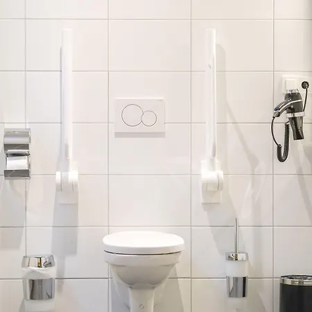 Отель Fletcher Hotel-restaurant De Oude Gevangenis-alkmaar Алкмар