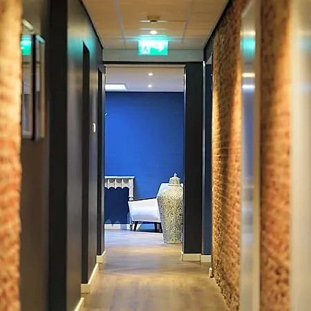 Отель Fletcher Hotel-restaurant De Oude Gevangenis-alkmaar 4*